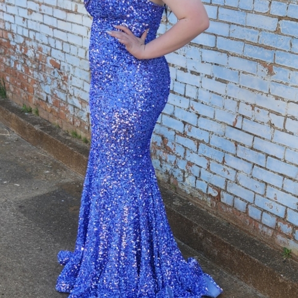 Formal/Prom dress - Picture 10 of 15